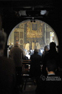 Fedeli durante la celebrazione della Santa Messa Solenne 